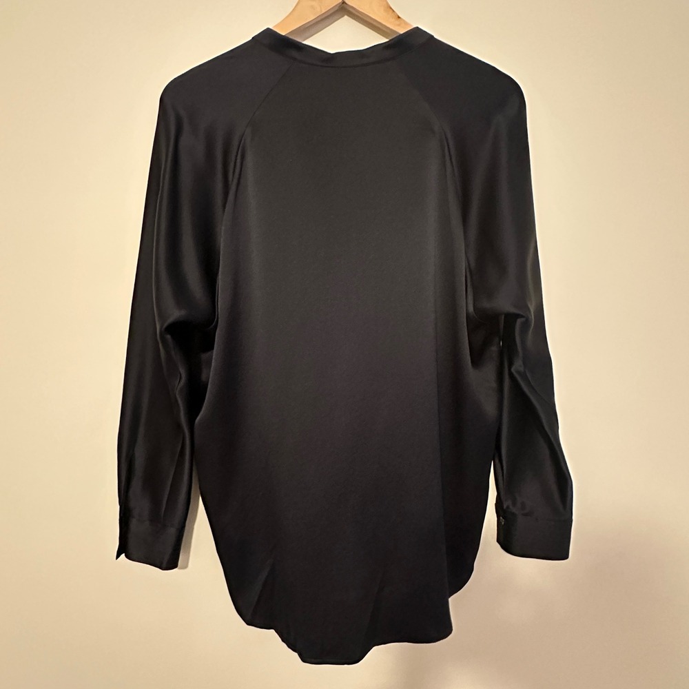 VINCE Silk Long Sleeve Popover Blouse Women S Navy Blue Luxury Tunic Oversized - Picture 7 of 11